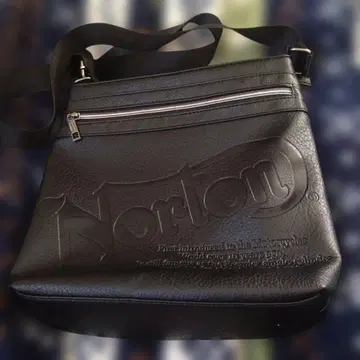 Norton 가죽 숄더백 블랙