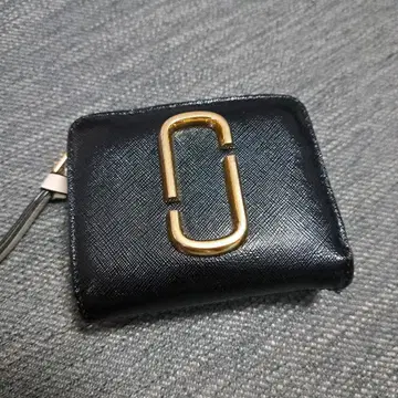 마크제이콥스 접이식 지갑 블랙 그레이 골드 금장 장식