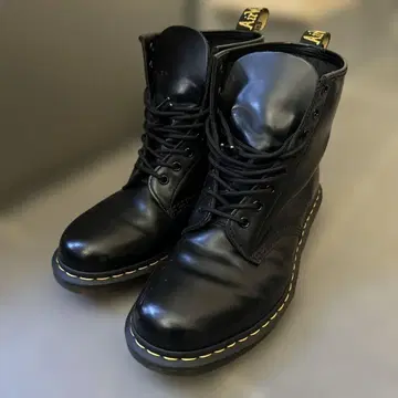 닥터마틴 8홀 UK9