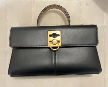 블랙 가죽 숄더백