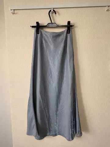 emmi 새틴 스커트