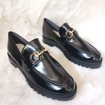 미사용품 Launa lea 라우나레아 비트 로퍼 통굽 일본제 블랙