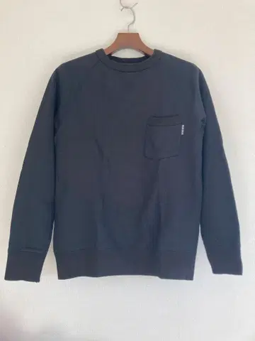 BLUE BLUE 포켓 맨투맨 할리우드 런치마켓