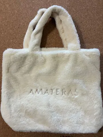 AMATERAS 화이트 퍼 토트백