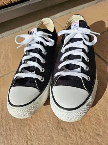 CONVERSE 블랙 스니커즈