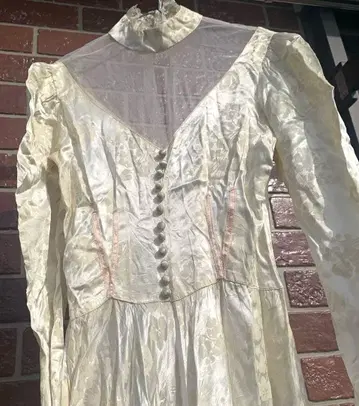 빈티지 긴팔 웨딩 드레스 아이보리