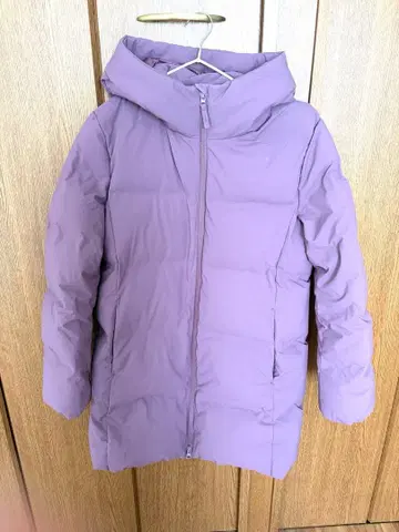새상품급 UNIQLO 심리스 다운 자켓 롱 퍼플