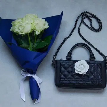 Riu Rose phone bag (black)