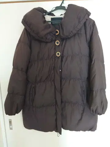 다크 브라운 다운 자켓