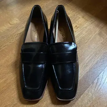 SESTO 블랙 로퍼 합성 피혁 낮은 힐