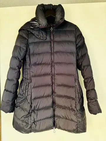 다크 그레이 후드 부착 롱 다운 자켓