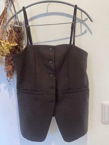 리디 다크 브라운 뷔스티에 버튼 스트랩 셋업