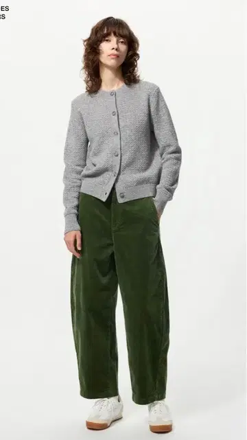 새상품급 유니클로 코듀로이 커브 팬츠 그린 L 사이즈