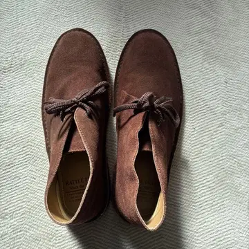 브라운 스웨이드 처카 부츠