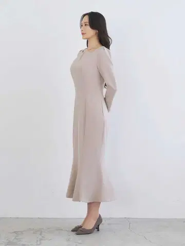 overE 스퀘어 넥 머메이드 원피스 핑크 베이지 90 사이즈