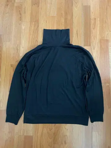 SLOANE 블랙 터틀넥 티셔츠 사이즈 4