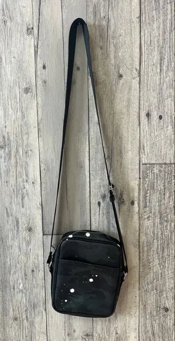 장티반티 블랙 카모플라주 숄더백