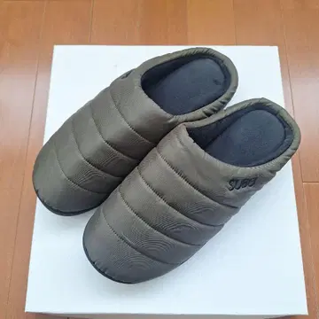 SUBU 남성용 올리브색 나일론 퀼팅 샌들 (파우치 포함)