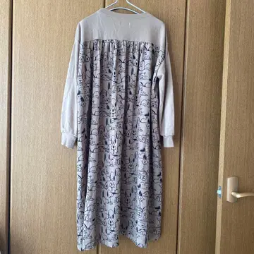 graniph 그라니프 스누피와 퍼런 피넛 백 프린트 원피스