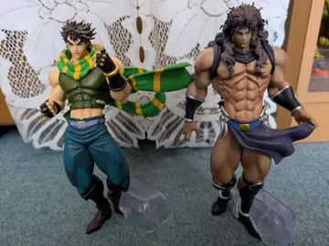 Mometria 죠죠의 기묘한 모험 조셉 카즈 피규어 2체 세트