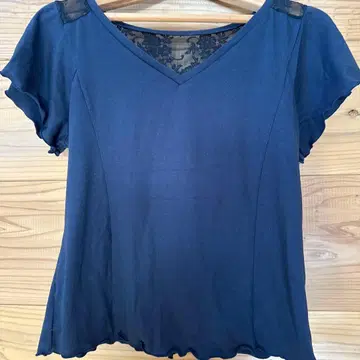 발레 네이비 V넥 반팔 T셔츠 레이스 포함