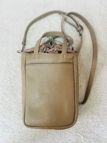 베이지 가죽 숄더백