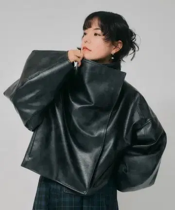 [ led.tokyo ] 하이넥 숏 가죽 코트 (블랙)