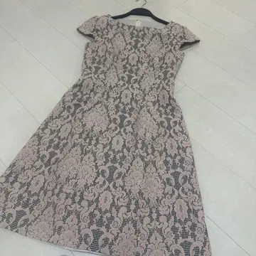 아나이 전체 레이스 원피스 정가 64000엔