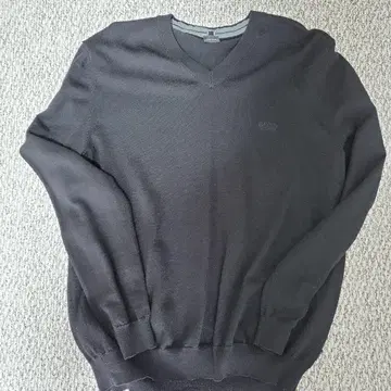 HUGO BOSS 블랙 V넥 니트 스웨터