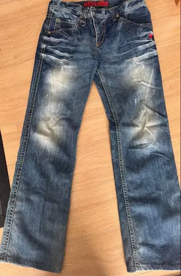 GENOESE 데미지 가공 블루 스트레이트 청바지