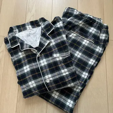 무인양품 겨드랑이에 솔기가 없는 플란넬 긴팔 파자마