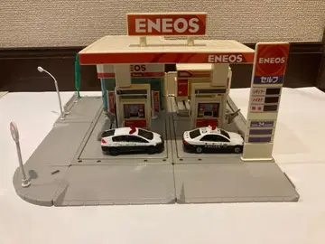 ENEOS 주유소 와 미니카 2대