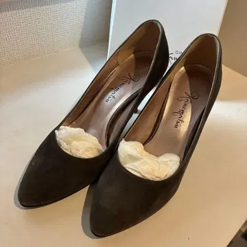 긴자 카네마츠 펌프스