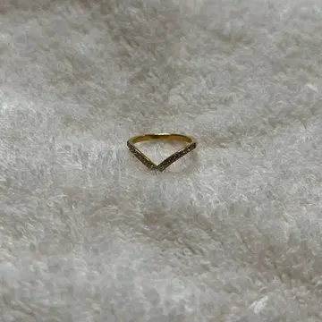 V자형 골드 반지
