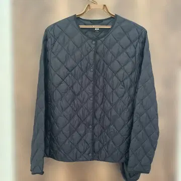 컨디션 최상 유니클로 울트라 라이트 다운 자켓 블랙 XL 사이즈