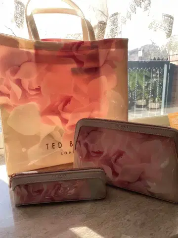 TED BAKER 꽃무늬 토트백과 파우치 3종 세트 새상품