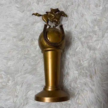 스틸 볼 런 트로피 저금통 제일복권 죠죠 7부