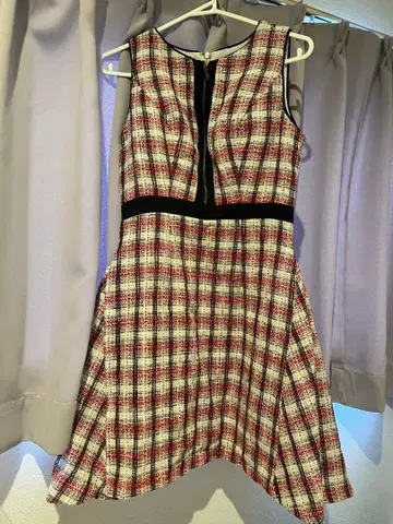 체크 무늬 슬리브리스 원피스