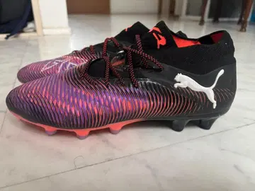 새상품급 푸마 퓨처 8 얼티밋 HG/AG (블랙 x 퍼플)