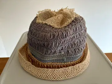 그레이 계열 스트로우 메쉬 햇