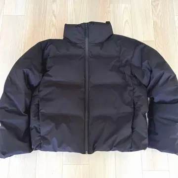 유니클로 심리스 다운 숏 자켓 블랙 L 사이즈