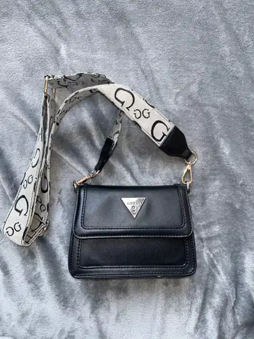 guess 블랙 숄더백