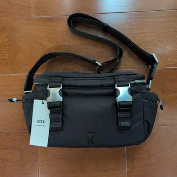 ami 블랙 숄더백 U