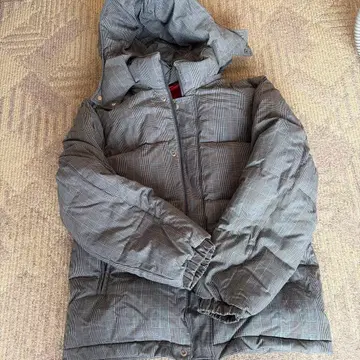 Guy Laroche 다운 자켓 내 포켓 두 곳 포함