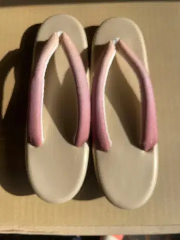 베이지와 핑크 조리 24.5cm