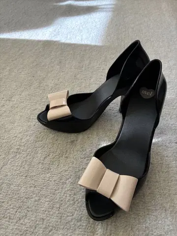 [ 새상품 미사용 ] mel by melissa 오픈토 하이힐 24.5