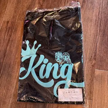 FAMOUS 미개봉 블랙 King T셔츠
