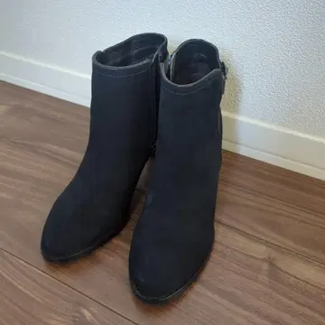 네이비 스웨이드 부츠 중간 힐