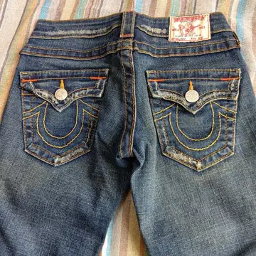 핏이 발군입니다! 트루 릴리전 True Religion 부츠컷 데님