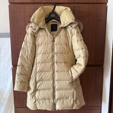 타트라스 베이지 후드 부착 다운 01